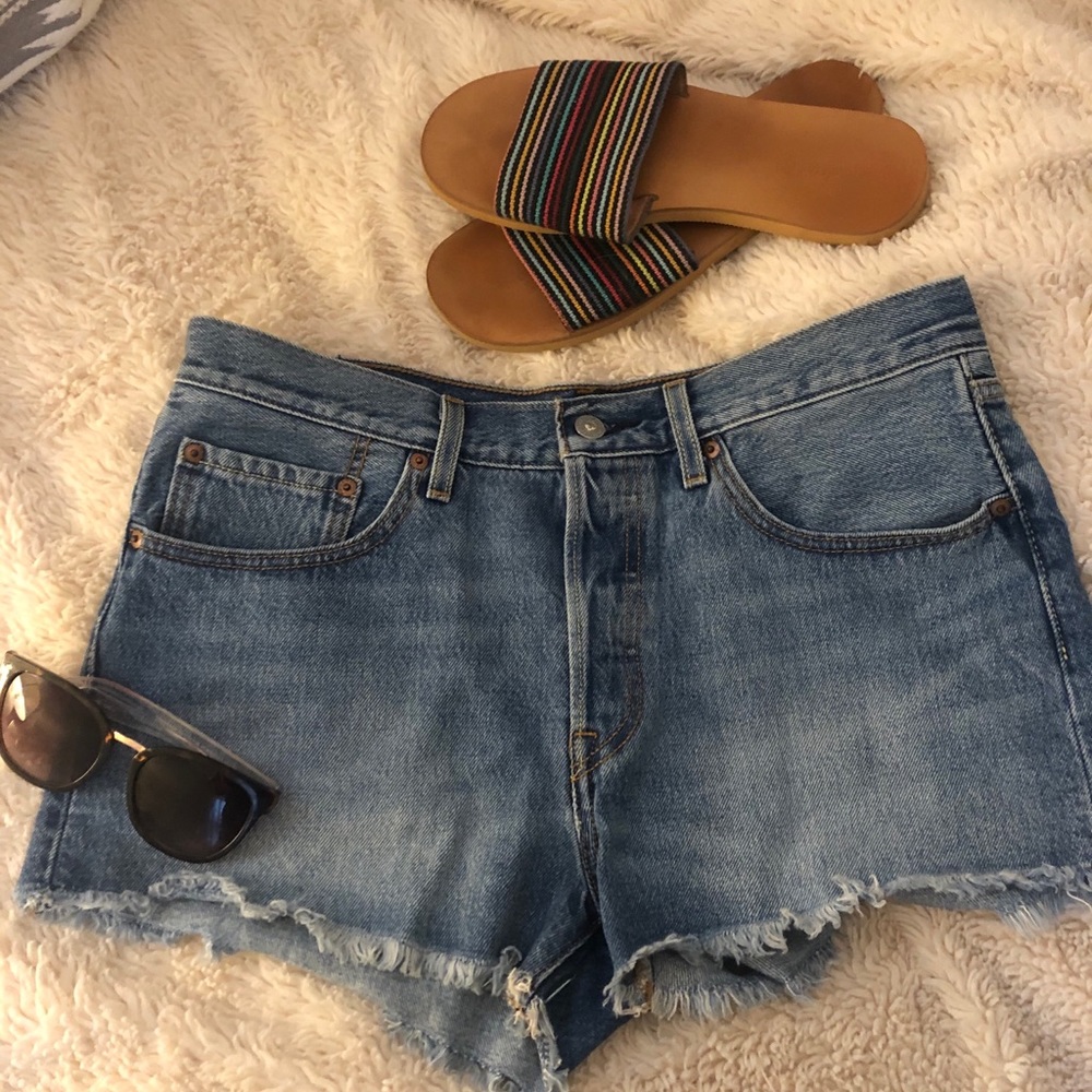 Levi’s 501 Women’s Cutoff Shorts